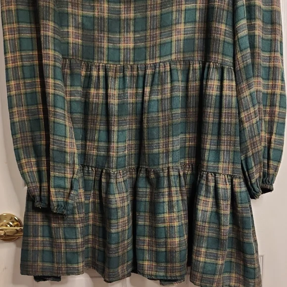 Chelsea & Violet Green Flannel Plaid Mini Dress. - Picture 9 of 14